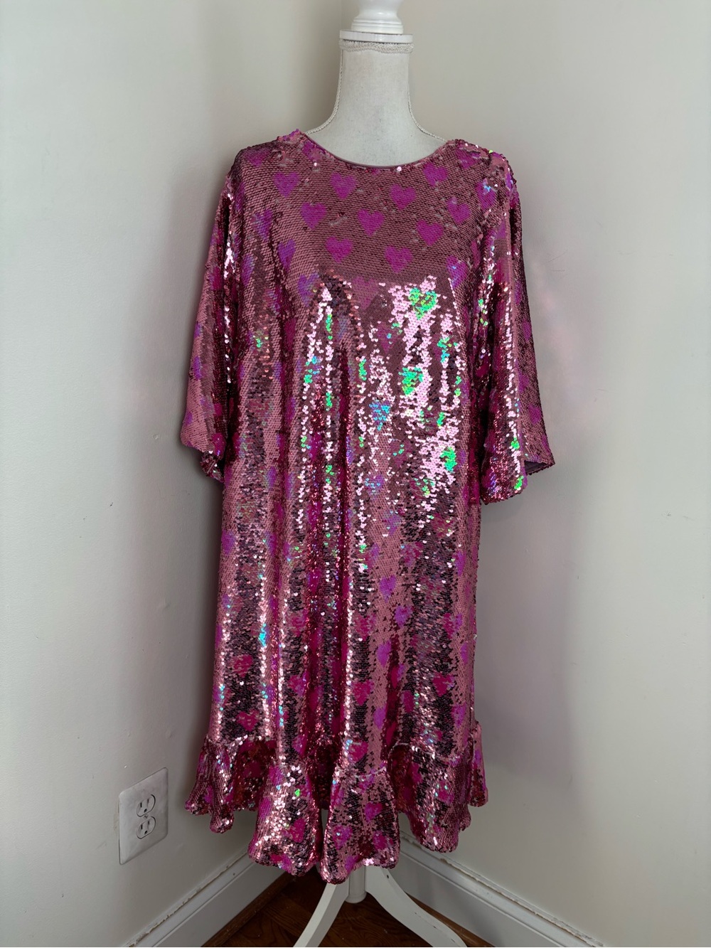 Ivy City Co Evelyn Dress features With all-over Pink Sequin Heart Pattern Size X - Picture 8 of 12